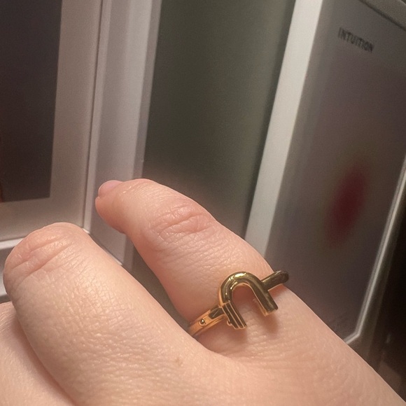 Sold! Louis Vuitton LV & Me "U" Ring Gold Plated - Picture 5 of 5